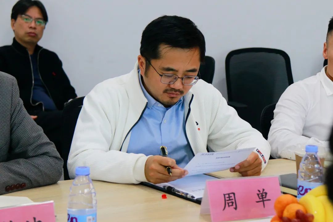 43061dbd15fbb49b397100dbd5184ebf