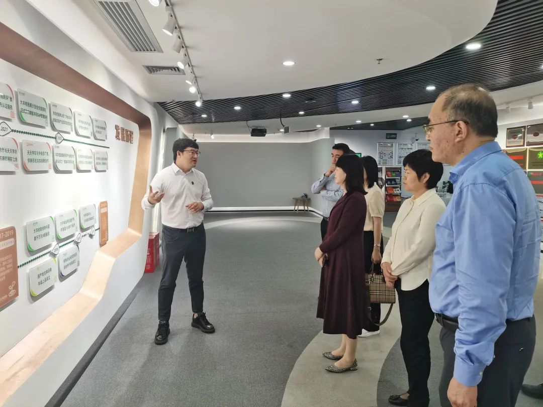 8beb8702df01cfedc96f3575aa4ff927