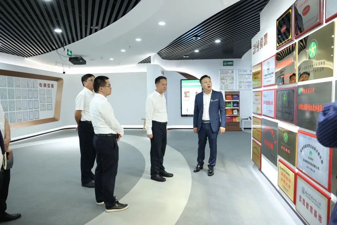 0b258655f20637224dec410f412ab420