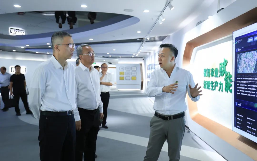 b3b27c0976526c65d5b472b557ea4d7e